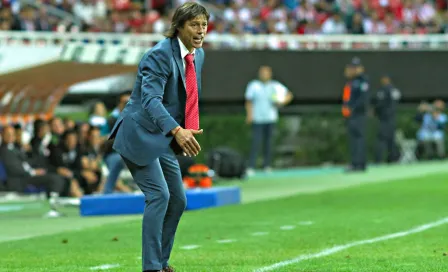 Afición de Chivas reprueba a Cardozo e insiste con regreso de Almeyda