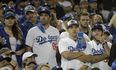 Fan se debate entre la vida y la muerte tras pelea en juego de Dodgers