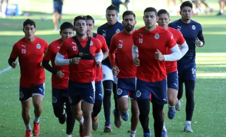 Directiva de Chivas, dividida entre elegir DT extranjero o 'conocido' de Liga MX 