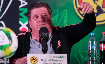 Piojo Herrera pide a los medios ser más críticos con el arbitraje