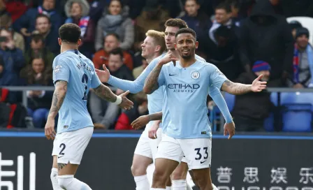 Man City mete presión al Liverpool por la cima de la Premier