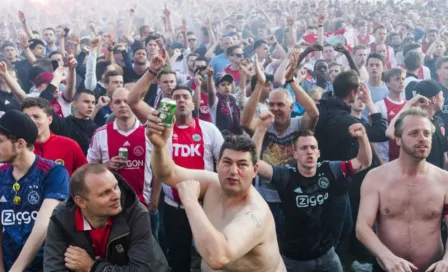 Detienen a 54 aficionados armados del Ajax cerca de Turín