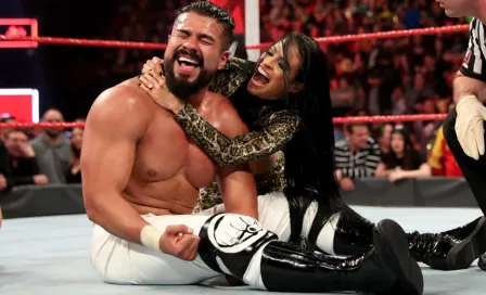 Andrade y AJ Styles llegan a RAW en el Superstar Shake Up