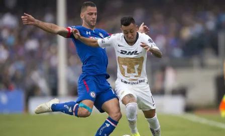 Cruz Azul y Pumas chocan en el Azteca tras 23 años