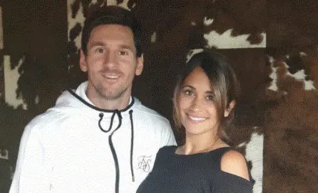 Revelan fotografía de Messi y Antonela en el verano de 1998