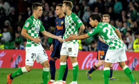 Betis no levanta y cae ante Valencia con Guardado y Lainez en la cancha