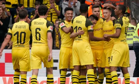 Dortmund vence al Friburgo y aumenta la presión por el liderato