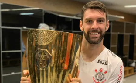 Mauro Boselli se proclama campeón con Corinthians en Brasil