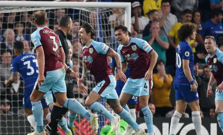 Chelsea empata con Burnley y compromete posible lugar en Champions