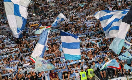 Ultras de la Lazio muestran pancarta en honor a Mussolini