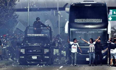 Tigres pide sanción para la afición de Rayados tras caravana al Volcán