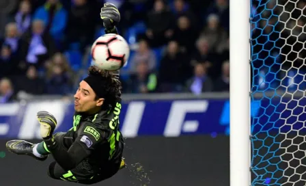 Standard y Ochoa no logran sumar tras tropezar ante el Antwerp