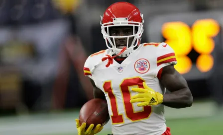 Chiefs suspende a Tyreek Hill por violencia intrafamiliar