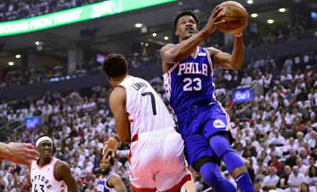 Filadelfia triunfa en Toronto y empata serie contra Raptors