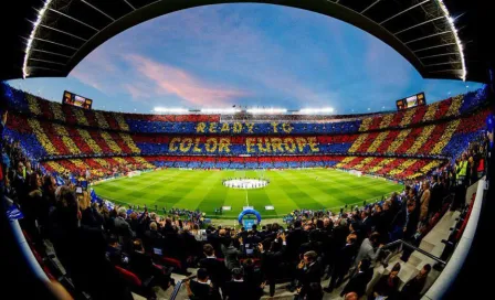 Camp Nou recibe al Liverpool con un impresionante mosaico