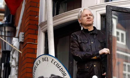 Assange, fundador de WikiLeaks, sentenciado a casi un año de prisión