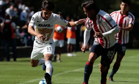 Pumas y Chivas igualan en la Final de Ida de la Liga Premier