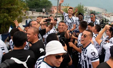 Rayados festeja título de Concachampions con desfile en Monterrey