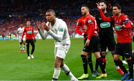 Mbappé es suspendido tres partidos tras 'hachazo' 