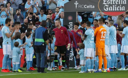 Araujo y Celta hacen pasillo de Campeón al Barça en Balaídos 