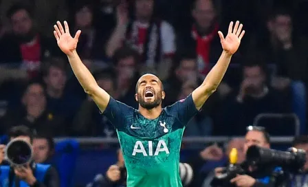 Lucas Moura, envuelto en lágrimas al ver su último gol en un celular