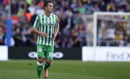 Betis contemplaría ampliar contrato de Andrés Guardado