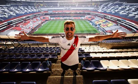 Aficionado del River Plate visita el Azteca para ver a Marchesín