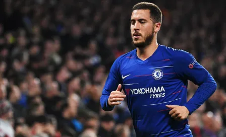 Hazard se aleja del Real Madrid tras guiño a aficionado del Chelsea