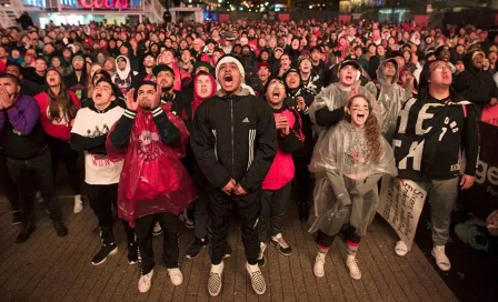 Aficionados de Toronto 'enloquecen' con tiro de Kawhi Leonard 