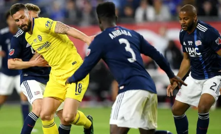 Jugadores del Chelsea reciben playeras de Patriots