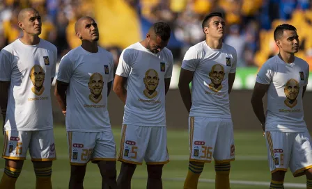 Tigres rinde homenaje a Batocletti previo a duelo ante Monterrey