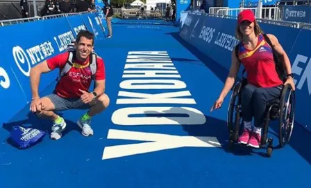 Triatleta paralímpica recibe propuesta de matrimonio en el podio de Japón