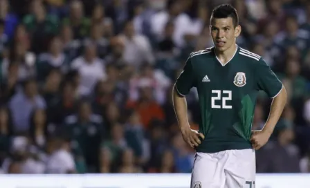 Chucky Lozano arriba a la CDMX con bastón