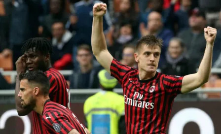 Milan cumple y logra mantener con vida su sueño de jugar Champions