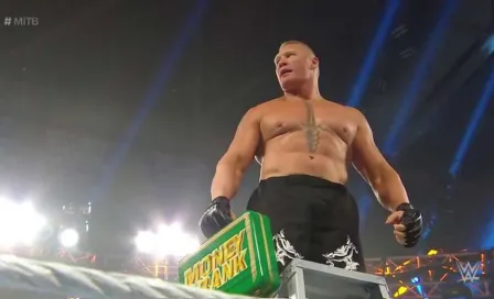 Brock Lesnar se lleva el maletín de Money in the Bank