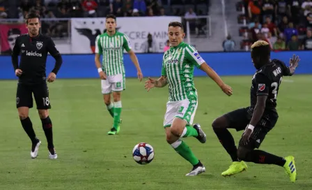 Guardado y Lainez estrenan indumentaria con el Betis