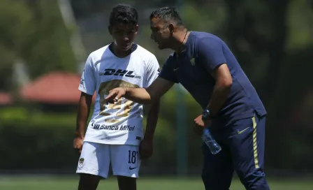 Carlos Cariño dedica a Ares de Parga título de Pumas Sub 17