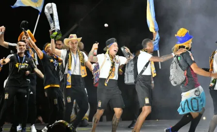 Jugadores y fans de Tigres se burlan de Rayados en festejo de título