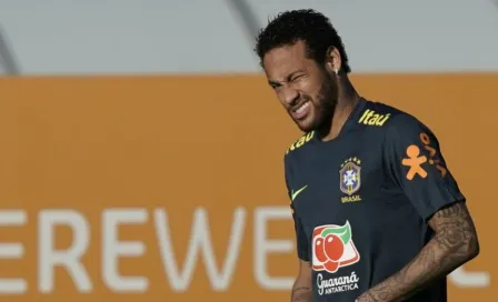 Neymar encendió alarmas en Brasil tras lesionarse en práctica