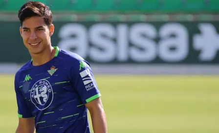 "Sigo feliz de haber fichado por el Betis": Diego Lainez