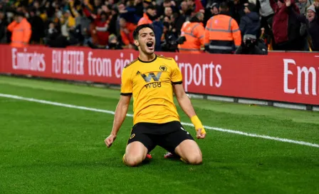 Wolves regalará jersey de Jiménez a quien atine cuántos goles hará en Copa Oro