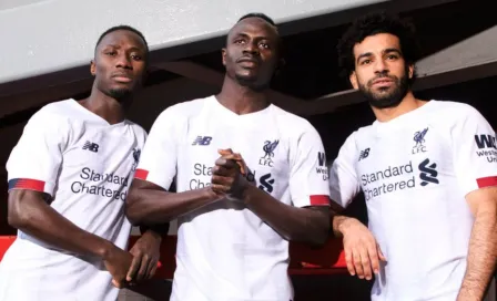 Liverpool presentó su jersey de visita para la próxima temporada