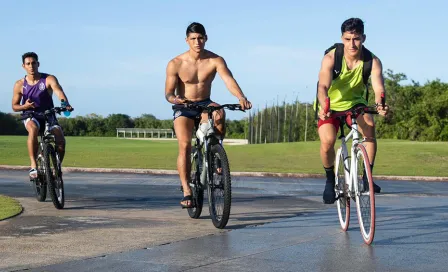 Bicicleta, el transporte de Chivas en la pretemporada