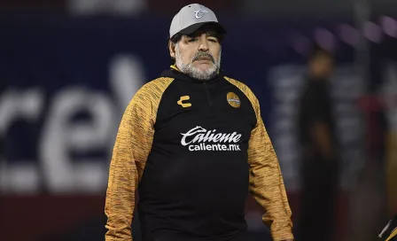 Maradona no seguirá como DT de Dorados por indicación médica 