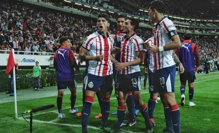 Chivas ya trabaja en cambio de césped del Estadio Akron para el Apertura 2019