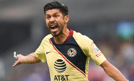 Barra de Chivas: 'Oribe Peralta no es bienvenido en el equipo'