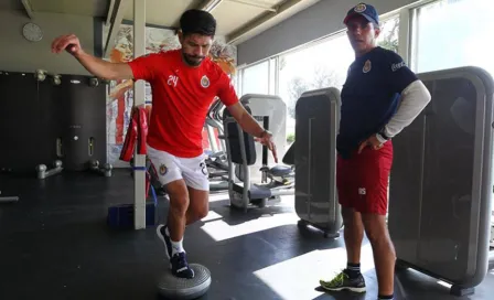 Oribe Peralta realiza su primer entrenamiento con Chivas