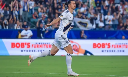 Zlatan Ibrahimovic se unió al 'Bottle Cap Challenge'