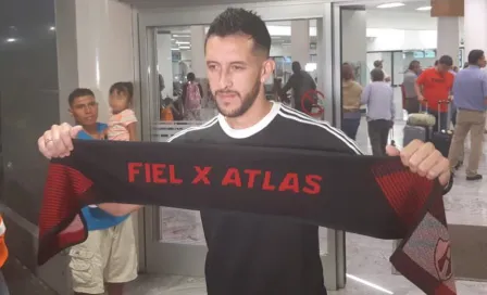  Camilo Vargas arribó a Guadalajara para reportar con Atlas 