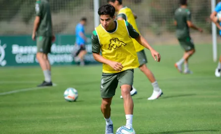 Diego Lainez reportó con el Betis para realizar pretemporada 